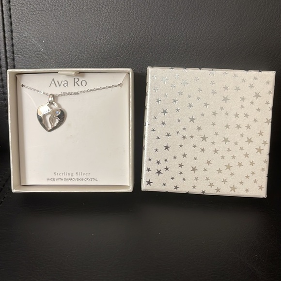 Sterling silver made with Swarovski crystal- 18” chain - Picture 5 of 6